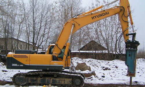 Гусеничный экскаватор HYUNDAI R-300LC-9S с гидромолотом